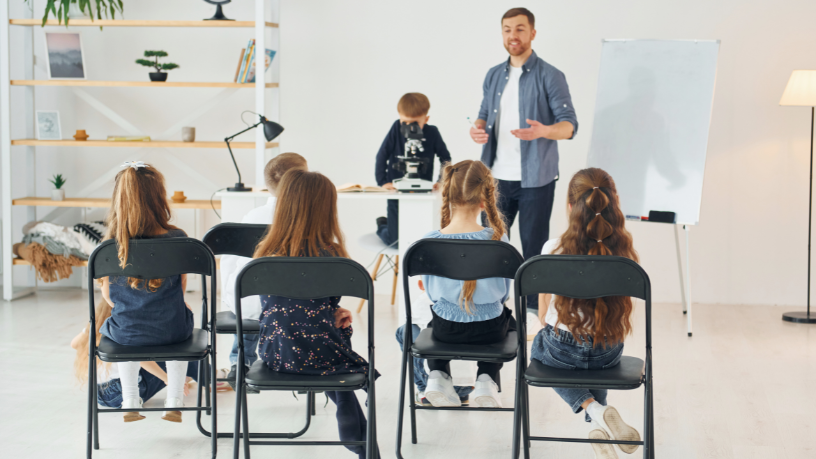 Descubra, com Sérgio Bento De Araújo, iniciativas que fortalecem o empreendedorismo entre estudantes das escolas públicas.