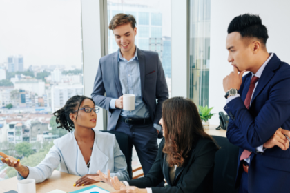 Marcio Pires de Moraes ensina como planejar viagens sem comprometer a saúde financeira.