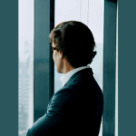 Ian dos Anjos Cunha apresenta reflexões sobre como líderes podem cultivar curiosidade contínua em times adultos na era das mentes inquietas.