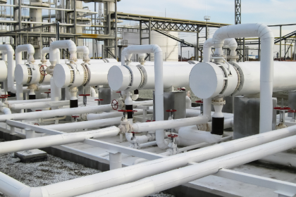 Avanços jurídicos da Enbridge impulsionaram o projeto do oleoduto da Linha 5, observa Paulo Roberto Gomes Fernandes ao destacar o papel das decisões regulatórias.