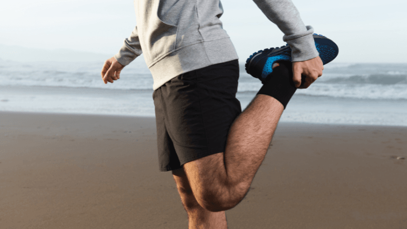 Felipe Schroeder dos Anjos explica neste artigo qual é a importância do alongamento no esporte e como ele contribui para preparar o corpo antes da prática e favorecer a recuperação após a atividade.